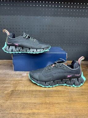 New W/O Box! Women's Reebok Zig Dynamica Adventure 'Black True Pink' Size 10